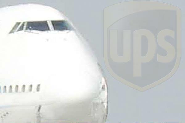 Fracht-Flugzeug kurz nach Start in Dubai abgestürzt 