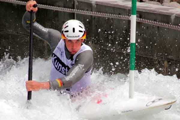 Deutsche Slalomkanuten testen Londoner Olympiastrecke von 2012