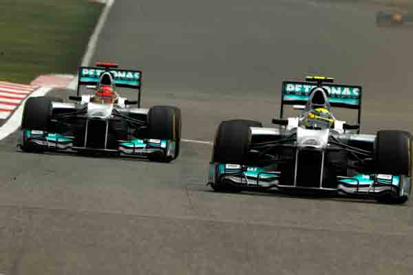 Michael Schumacher und Nico Rosberg - Mercedes AMG Petronas - Bild: Mercedes-Benz © HOCH ZWEI
