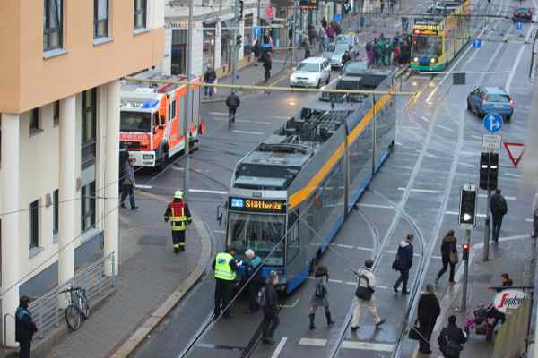Polizei sucht Zeugen nach Straßenbahnunfall in Leipzig-Gohlis