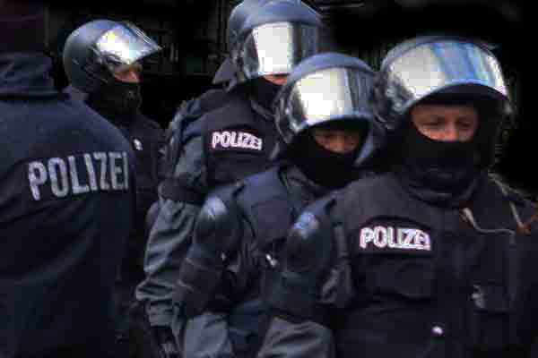 Geiselnahme mit mehreren Tätern im Amtsgericht Leipzig - Großübung von Polizei und LKA