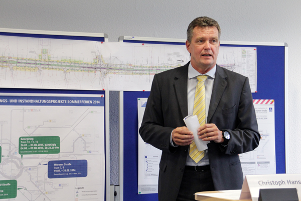 Ronald Juhrs, Geschäftsführer Technik und Betrieb der LVB, erläuterte am Montag die Verkehrssituation in den Sommerferien 2014