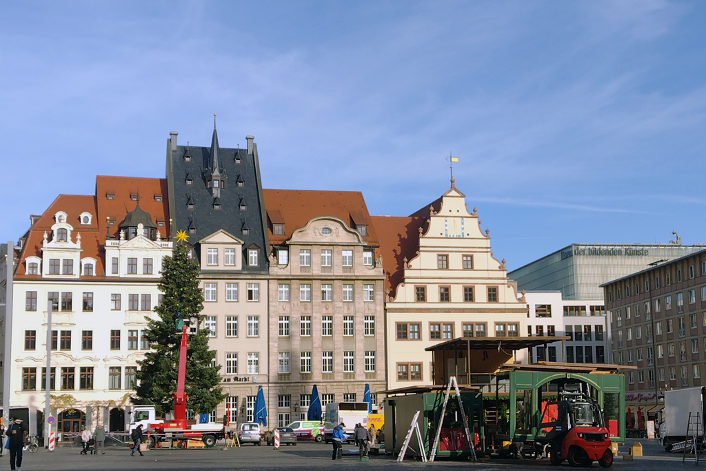 Aufbau für den Leipziger Weihnachtsmarkt hat begonnen