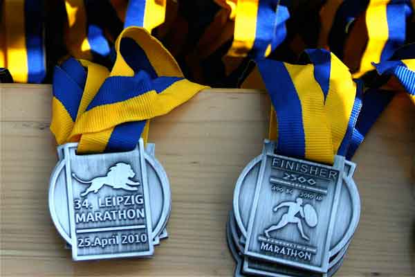 Restliche Finisher-Medaillen für die Teilnehmer des 34. Leipzig Marathon sind da